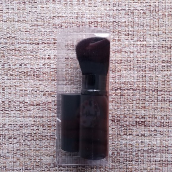 💋 4 for $12 ELF Retractable Kabuki Brush e.l.f. #84021, New, Unopened - Picture 6 of 8